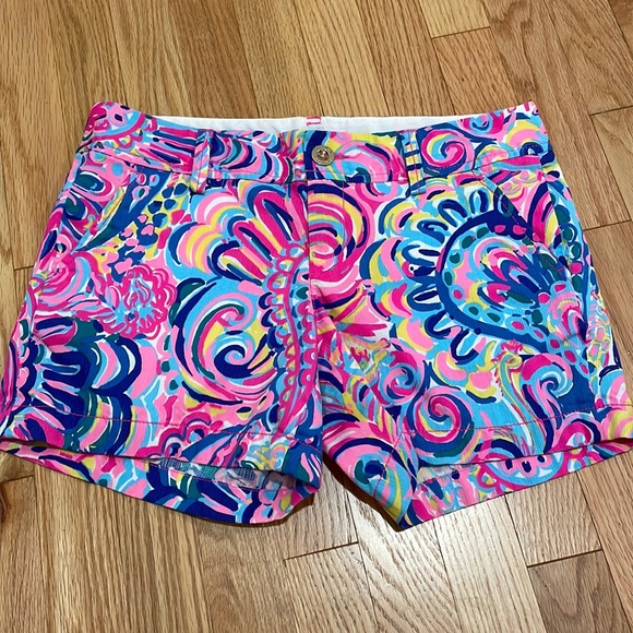 Lilly Pulitzer Pants - EUC Lilly Pulitzer Callahan Short size 4